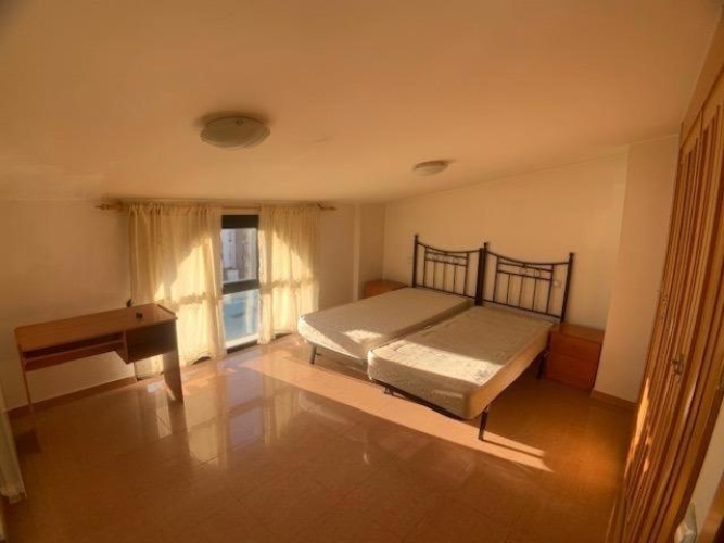 5 Bedrooms Apartment