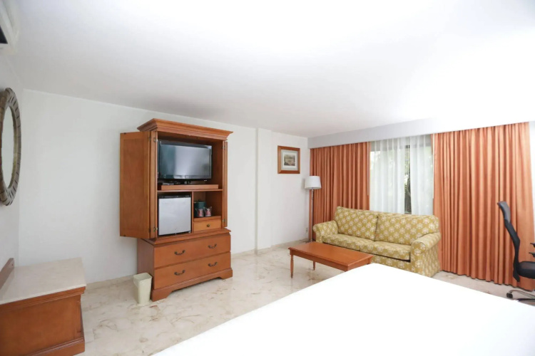 Capital Plaza Hotel