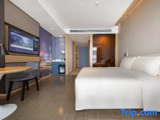 Standard Double room with city view