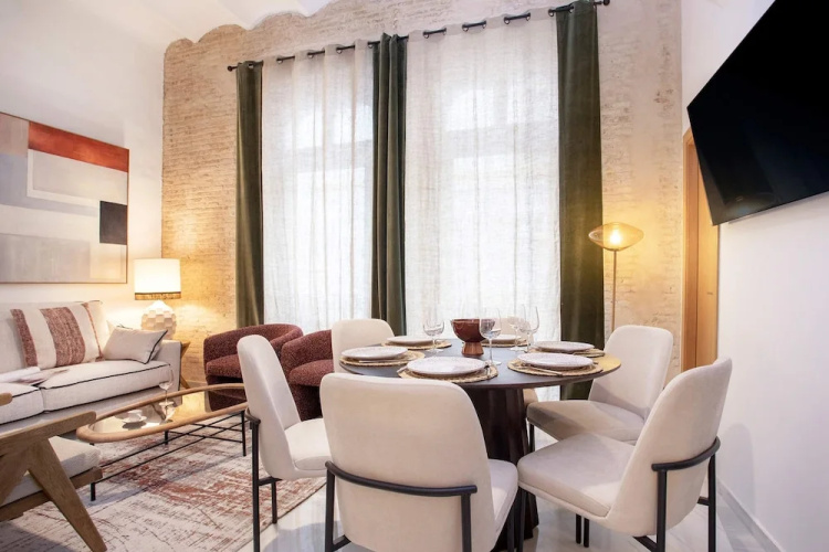 Cozy 3BD Duplex in Seville Center Gran Poder II