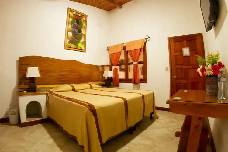 Hotel Dos Mundos