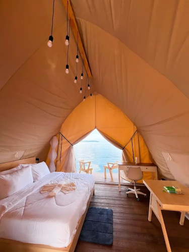 Floating Home in Reef Resort Unit 13