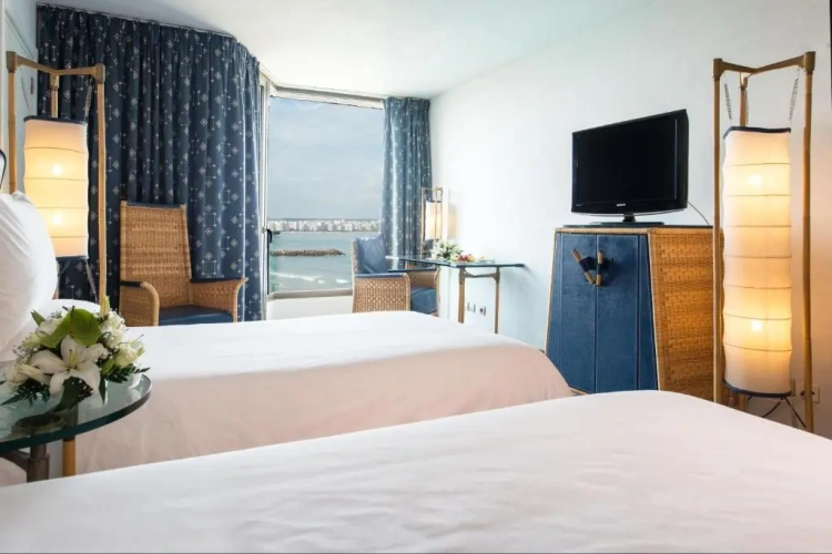 Classic Twin room with sea view