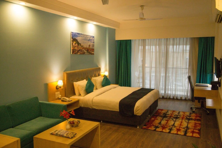 Four Leaf Service Suites
