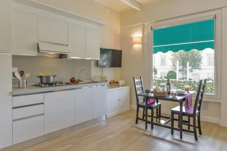 Rosselli Halldis Apartments
