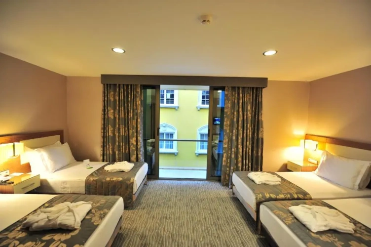 Standard Triple room
