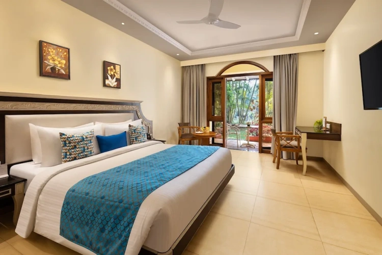Premium room with balcony and with pool view