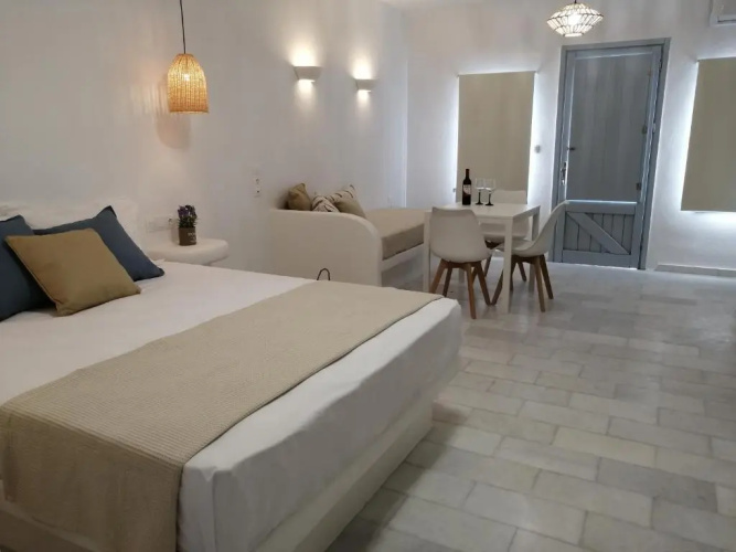 Plaka's house