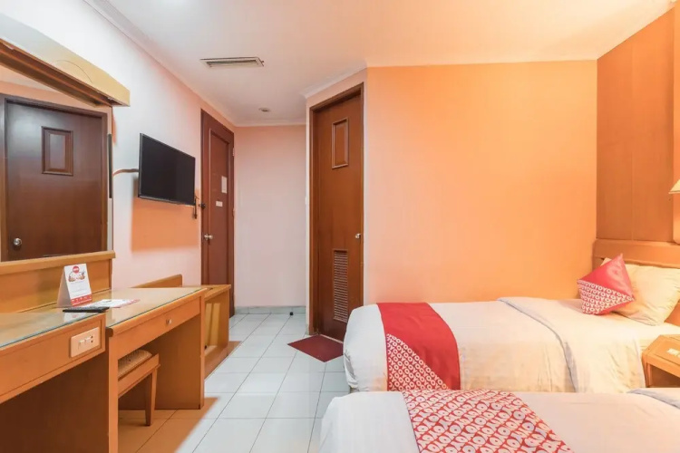 OYO 671 Hotel Capitol
