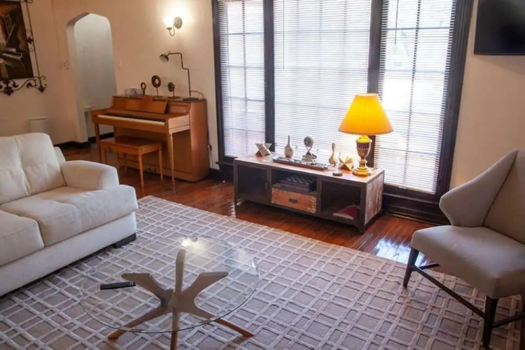 Hidden Weekend Getaway In Noho