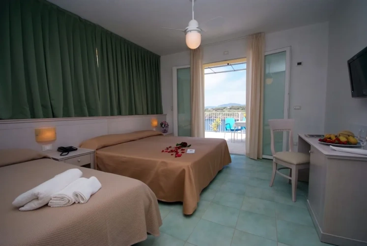 Superior Double room with balcony and with sea view