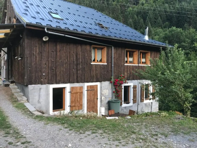 4 Bedrooms Cottage
