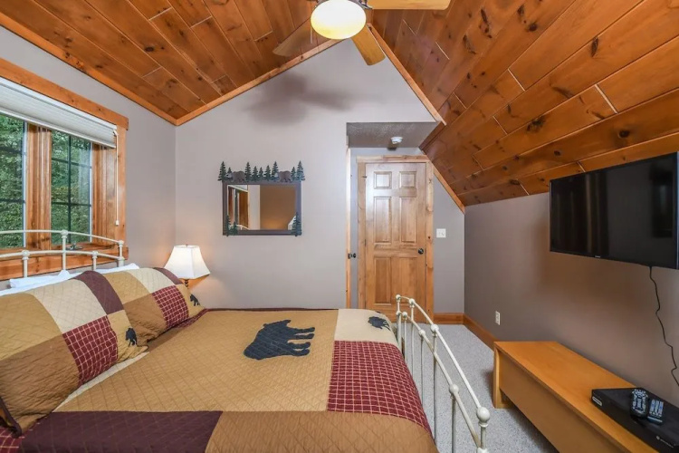Bears Lair by Taylor Made Deep Creek