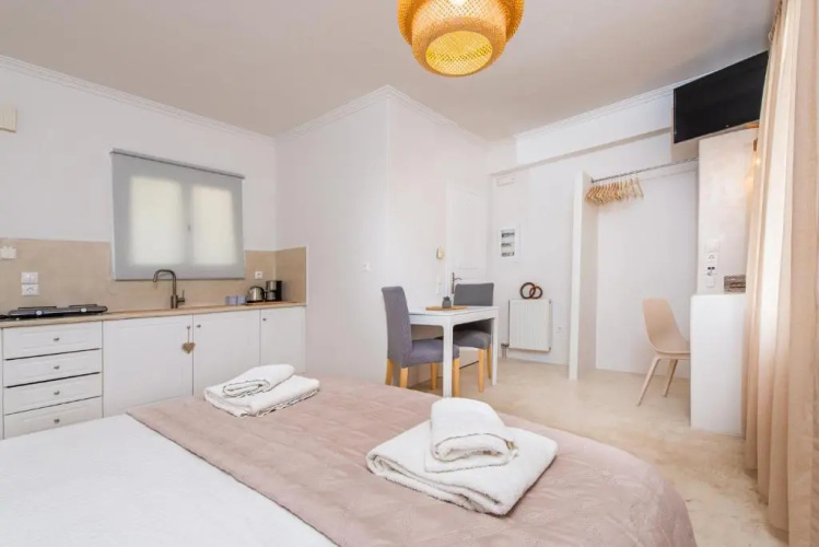 Golden Sunrise Suites