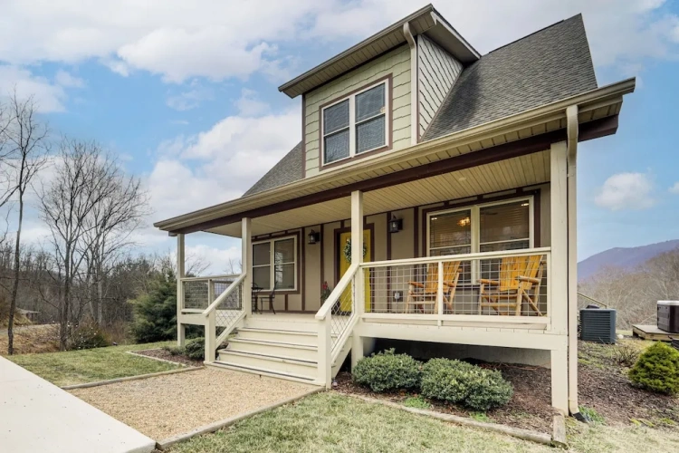 3 Bedrooms Cottage