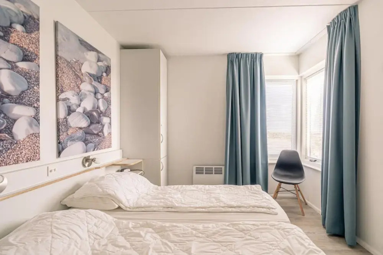 4-person Apartment With Island View