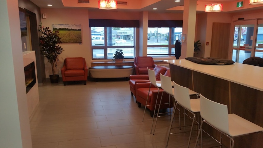 Microtel by Wyndham Casselman photo 29