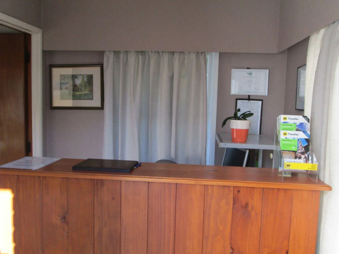 Colonial Motel