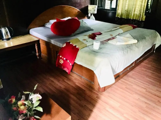 Safari Wildlife Lodge & Camp