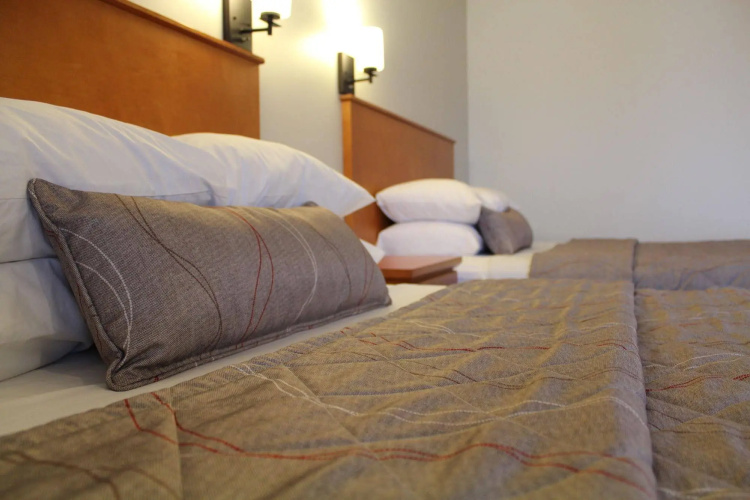 Maverick Motor Inn
