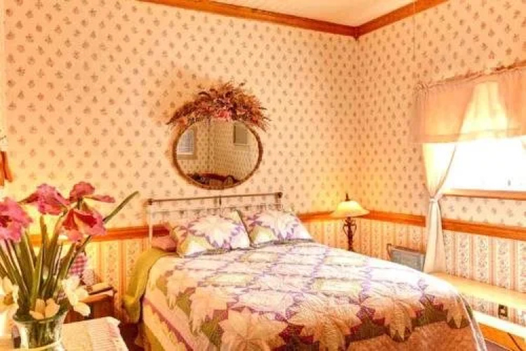 Mariposa Hotel Inn