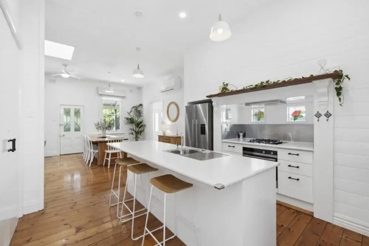 Ye Olde St Leonards Hotel Pet Friendly Sleeps 9