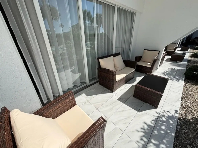 Grace Bay Suites