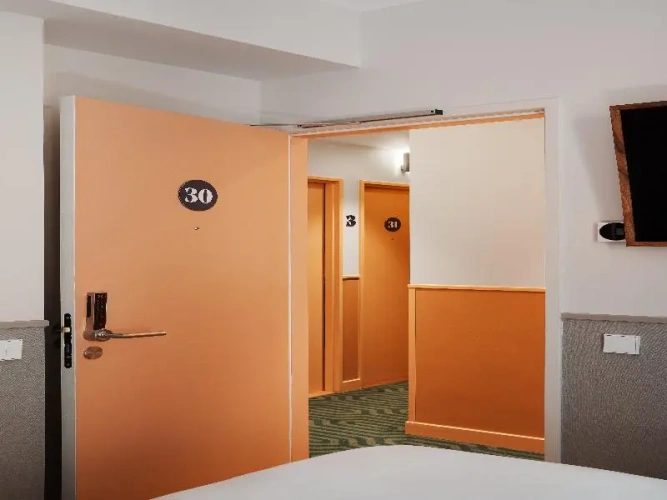 2 Bedrooms Quadruple Apartment