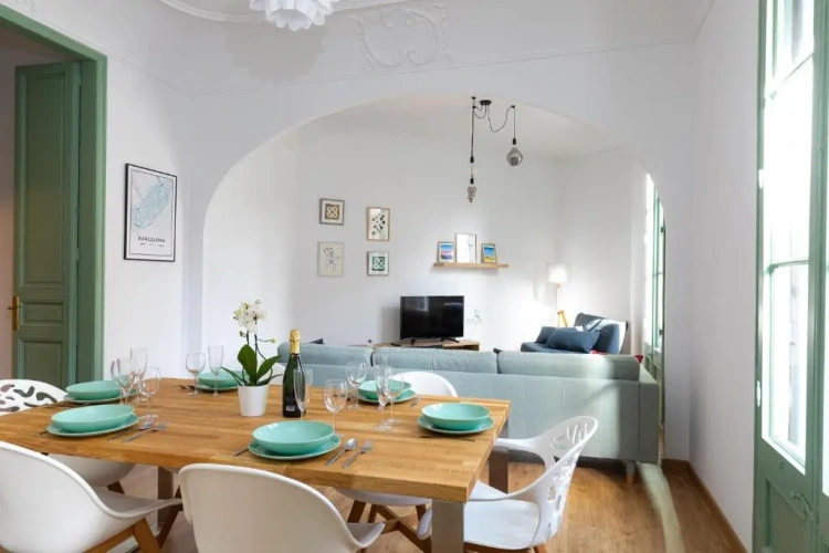 3 Bedrooms Apartment