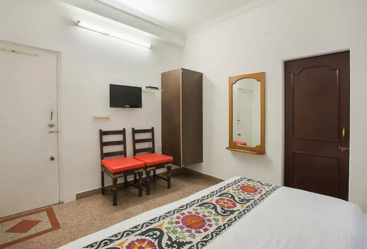 OYO Rooms Raja Park