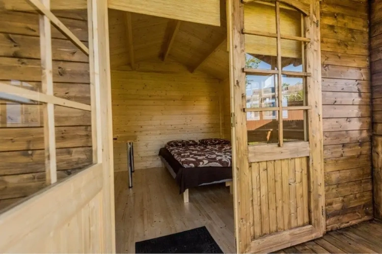 1 Bedroom Bungalow with garden view
