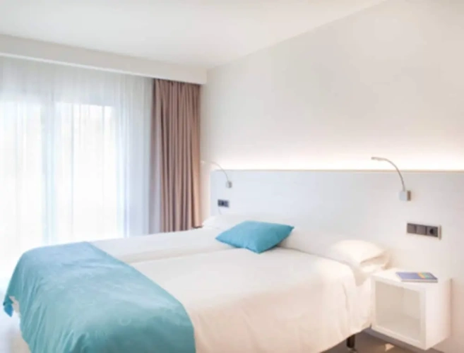 Comfort room with balcony