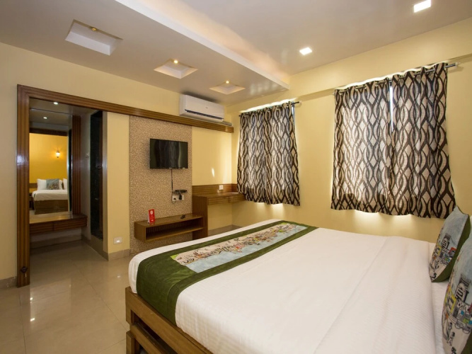 OYO 10679 Hotel Nanashree Executive