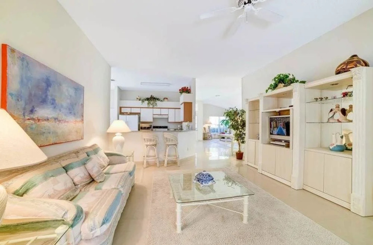Chatham Park 3 Br condo by RedAwning