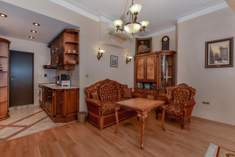 Aristocratic Sofia Studio Apartment Next to Cathedral