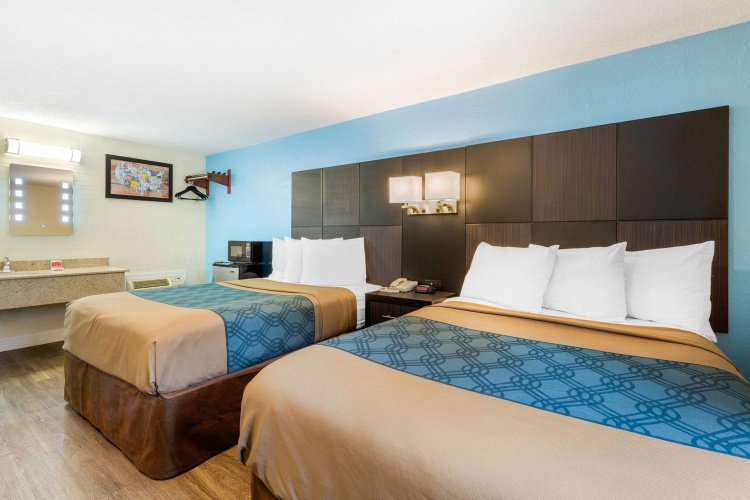 Standard Quadruple room