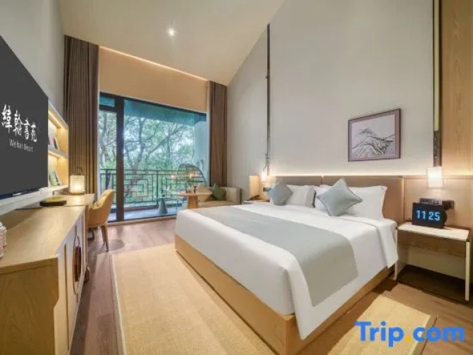 2 Bedrooms Suite with garden view