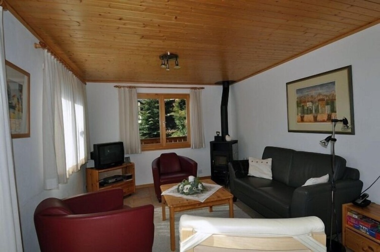 3 Bedrooms Apartment