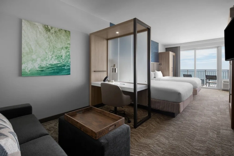 Suite with balcony