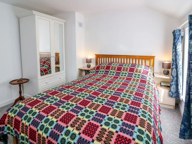 4 Oakfield Cottages