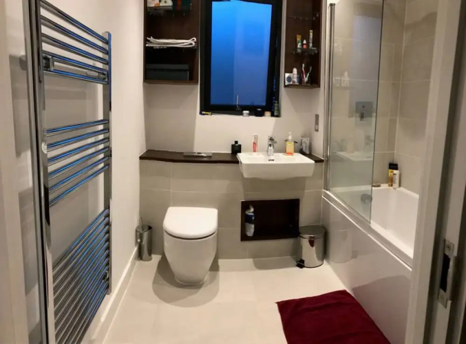 2 Bedroom Shoreditch Flat With Balcony