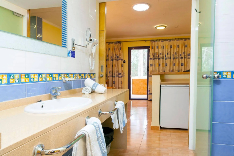 Ses Eufabietes Apartments & Restaurant