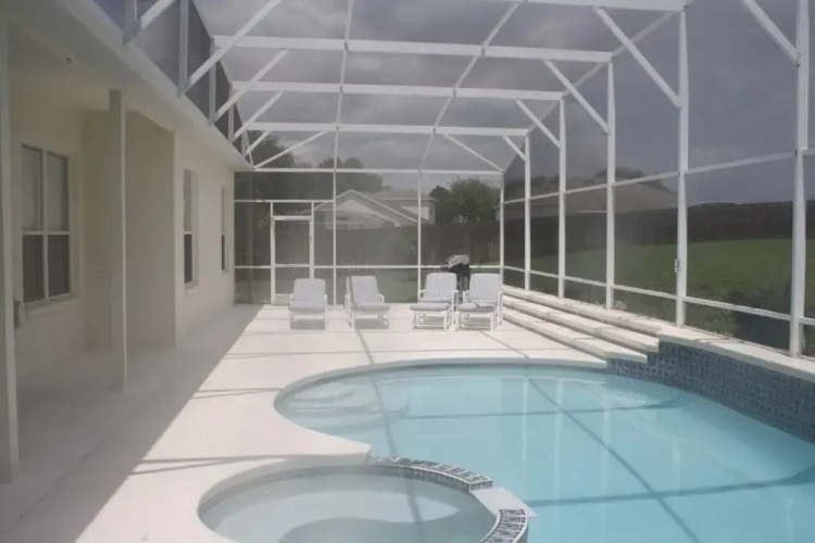 Hampton Lakes Villa 5 Bedroom Home