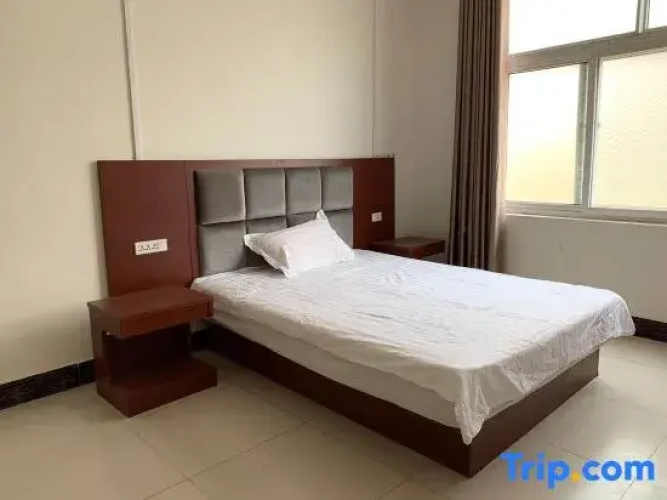 Langqin Themed Homestay (Baolong Plaza)