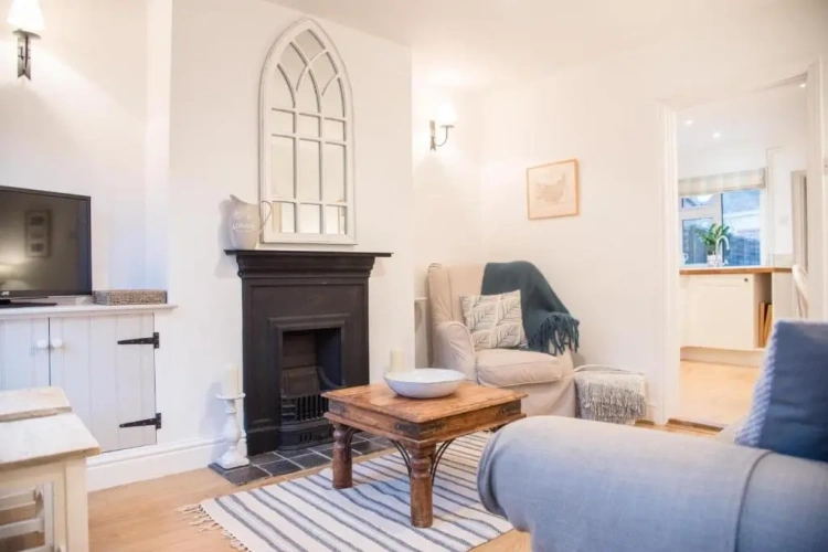 2 Bedrooms Cottage