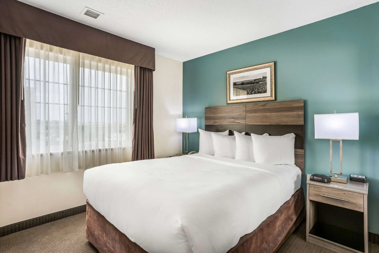 MainStay Suites Cedar Rapids