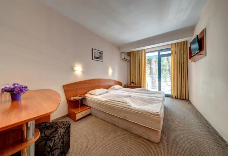 Standard Twin room with balcony