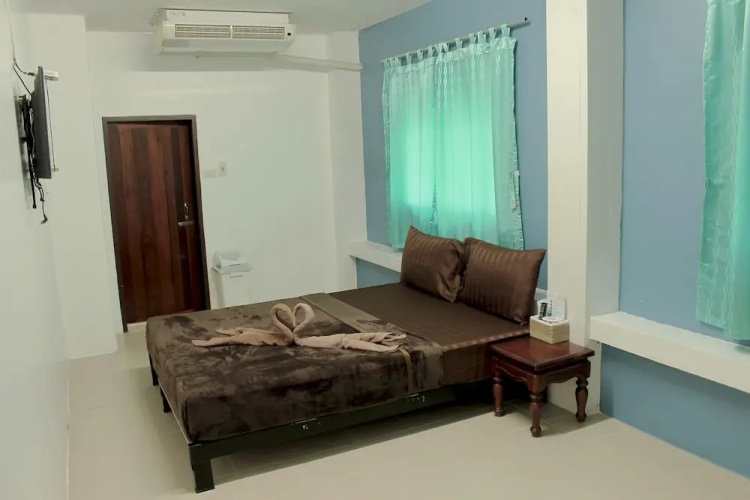 Baanklong Amphawa Homestay