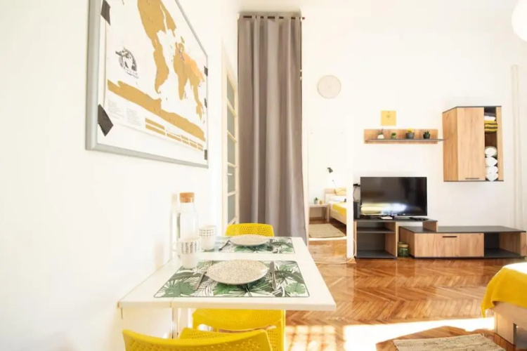 Pavla Papa Studio - Bright & central