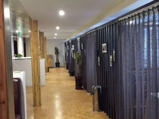 Xinyang Blue Moon Hotel